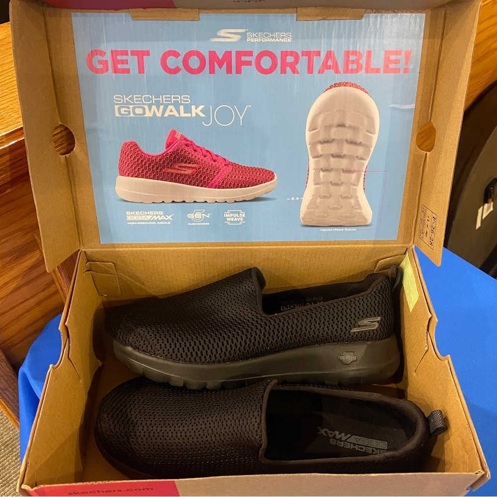 NIB Skechers Go Walk Joy